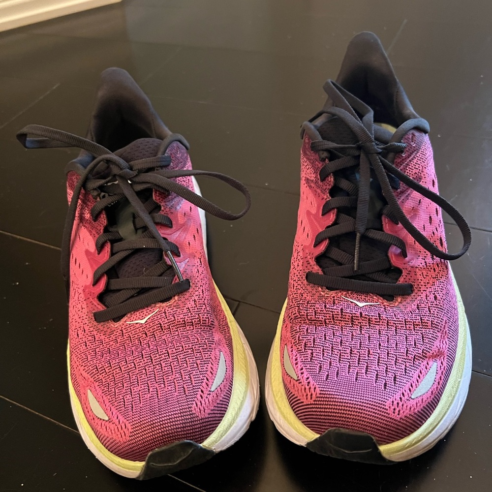 Women’s Hoka Clifton 8 running shoes